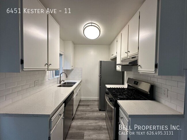 Foto del edificio - 6451 Kester Ave