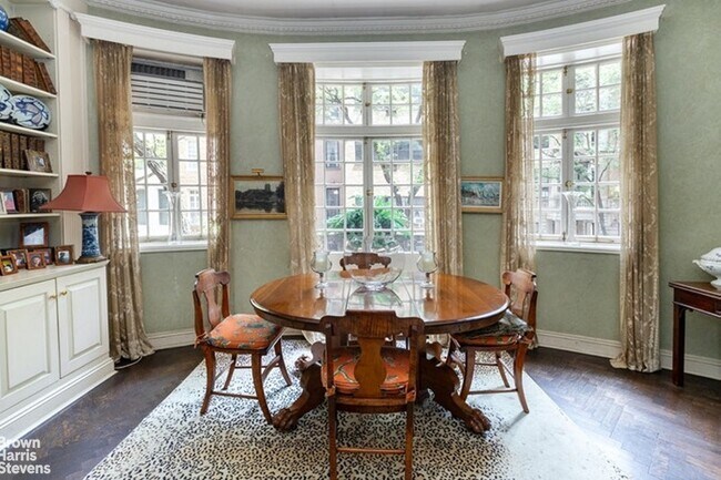 Foto del edificio - 40 E 74th St