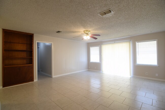 Foto del edificio - 1609 Linwood Rd