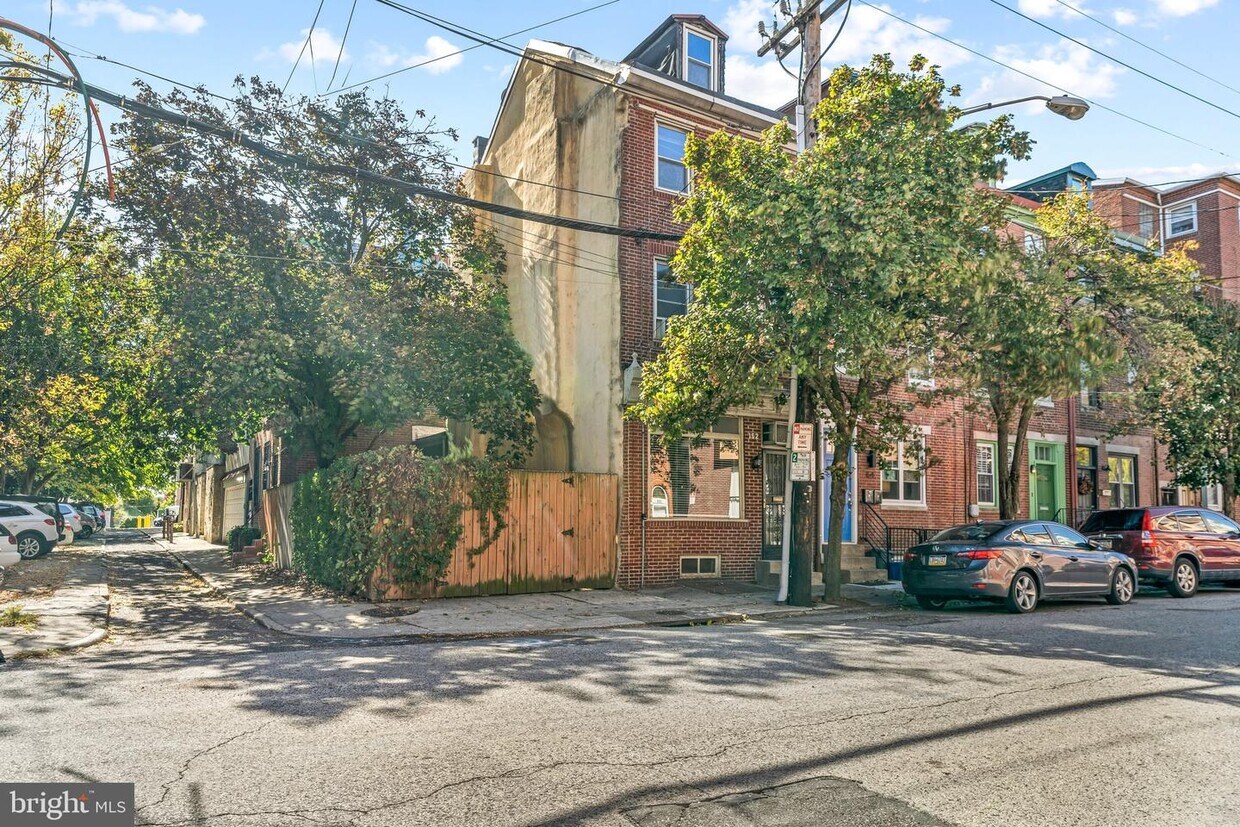 152 Fairmount Ave, Philadelphia, PA 19123 Townhome Rentals in