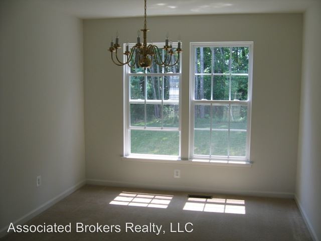 Building Photo - 4 br, 2.5 bath House - 19540 Gates Drive