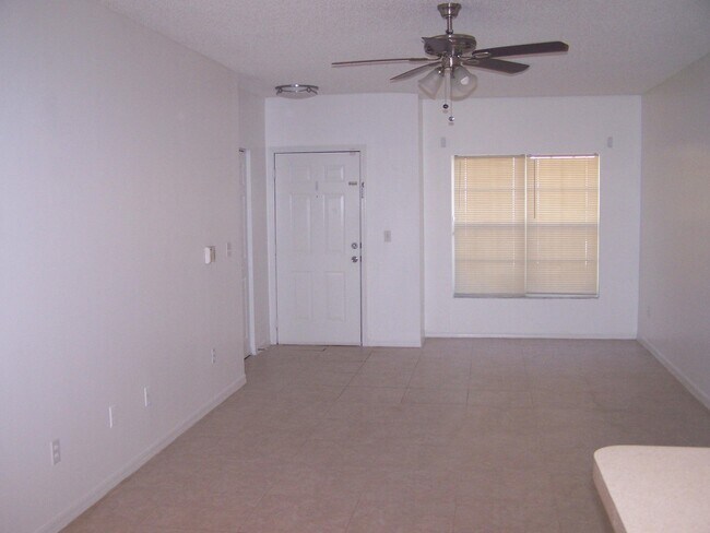 Building Photo - 10342 Fox Trail Rd S