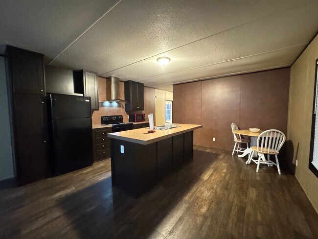 Foto del edificio - 3 Bed 2 Bath Mobile Home