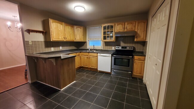 Kitchen - 1201 Druid Dr