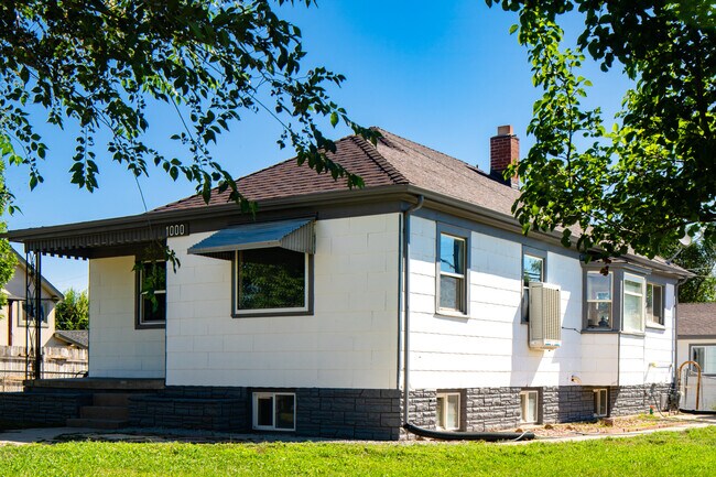 Building Photo - 1000 Tennyson St