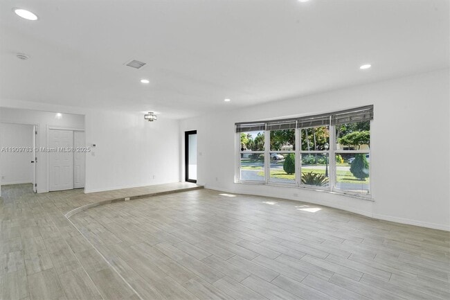 Building Photo - 4309 Jackson St