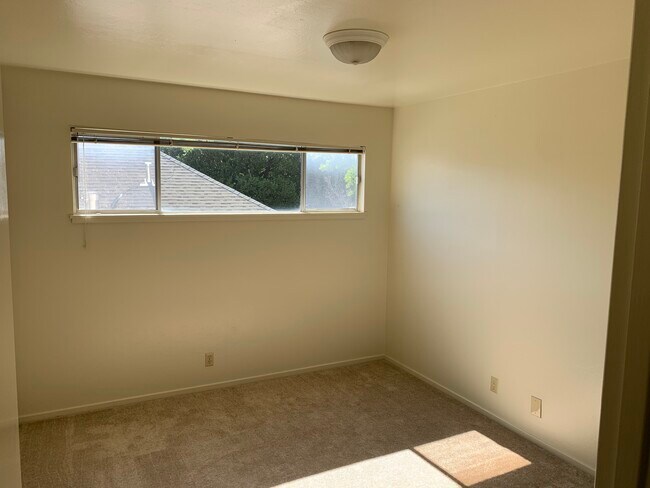 Building Photo - 335 Alcatraz Ave