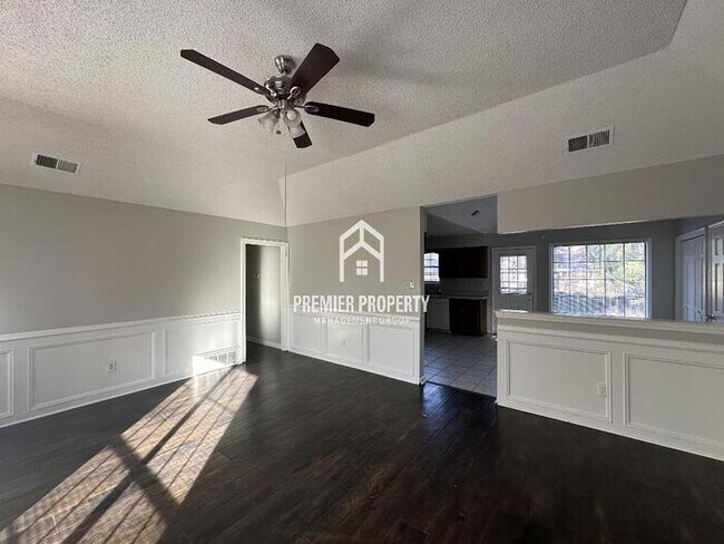 Building Photo - 3526 Newberry Ln