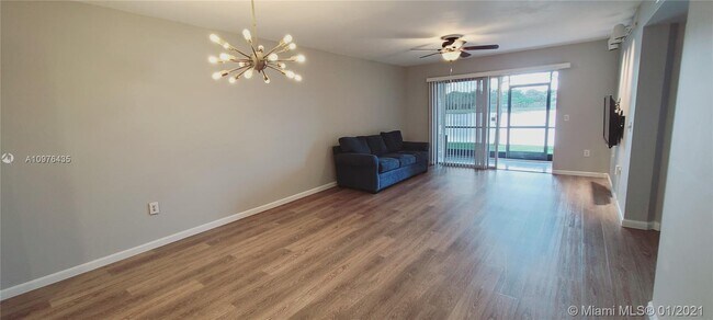 Foto del edificio - 13700 SW 14th St