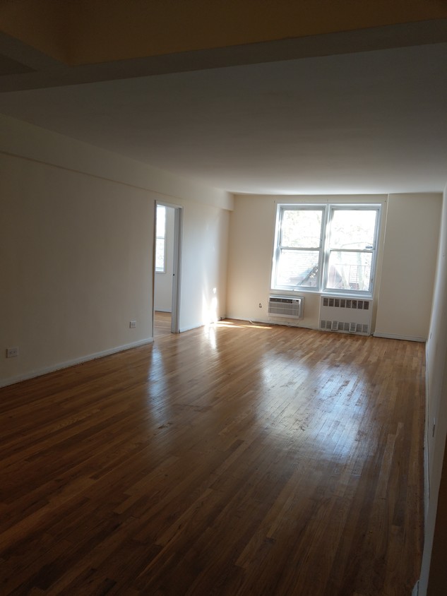 Foto principal - 6161 Woodhaven Blvd