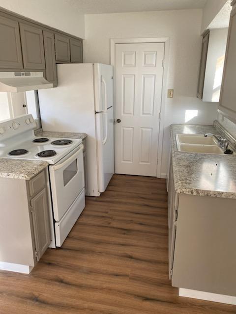 Primary Photo - 215 Roberts Cir