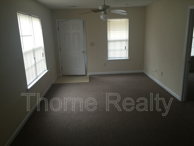 Foto del edificio - 2252 Sherwood Ave