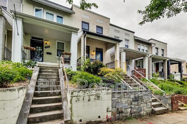 Foto del edificio - 1749 L St NE