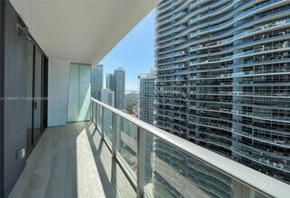 Building Photo - 1010 Brickell Ave