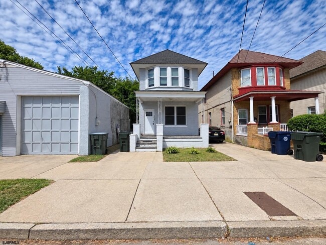 Building Photo - 609 Adriatic Ave