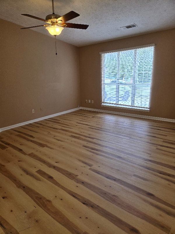 Foto del edificio - 6090 Emerald Pointe Cir