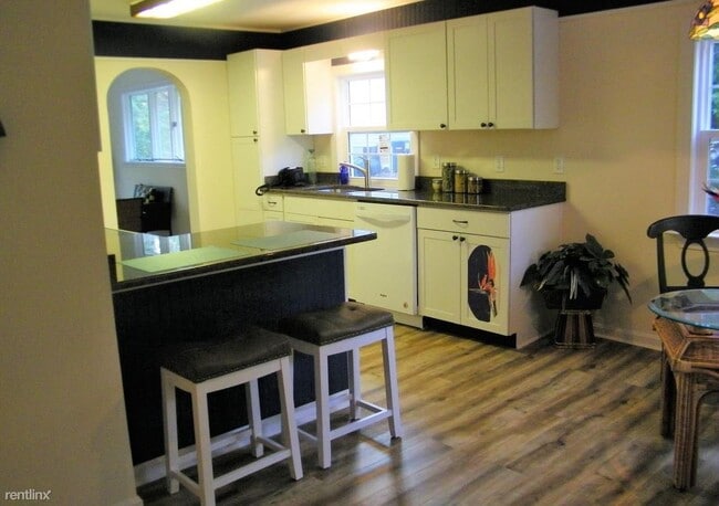 Building Photo - 2 br, 2 bath House - 521 Beech Drive