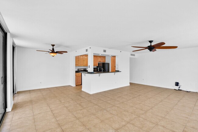 Foto del edificio - 859 Jeffery St