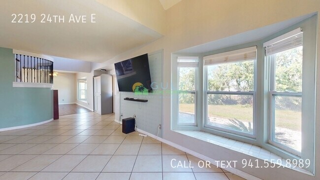 Foto del edificio - 2219 24th Ave E