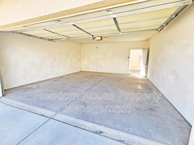 Building Photo - 1430 Star Rd