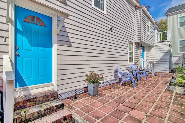 Building Photo - 286 Ashley Ave