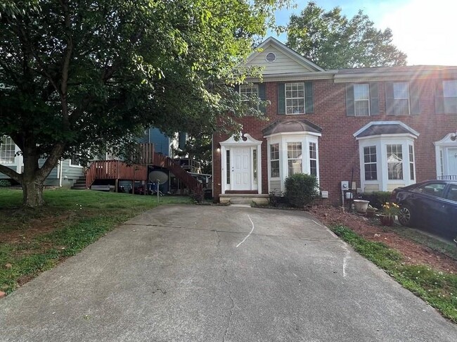 Building Photo - 3004 Regal Park Ct