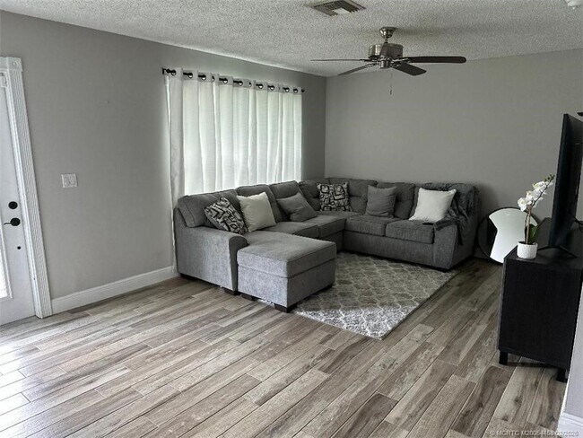 Foto del edificio - 1365 SW Gastador Ave