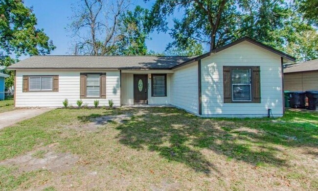 Building Photo - 801 Benbrook Dr