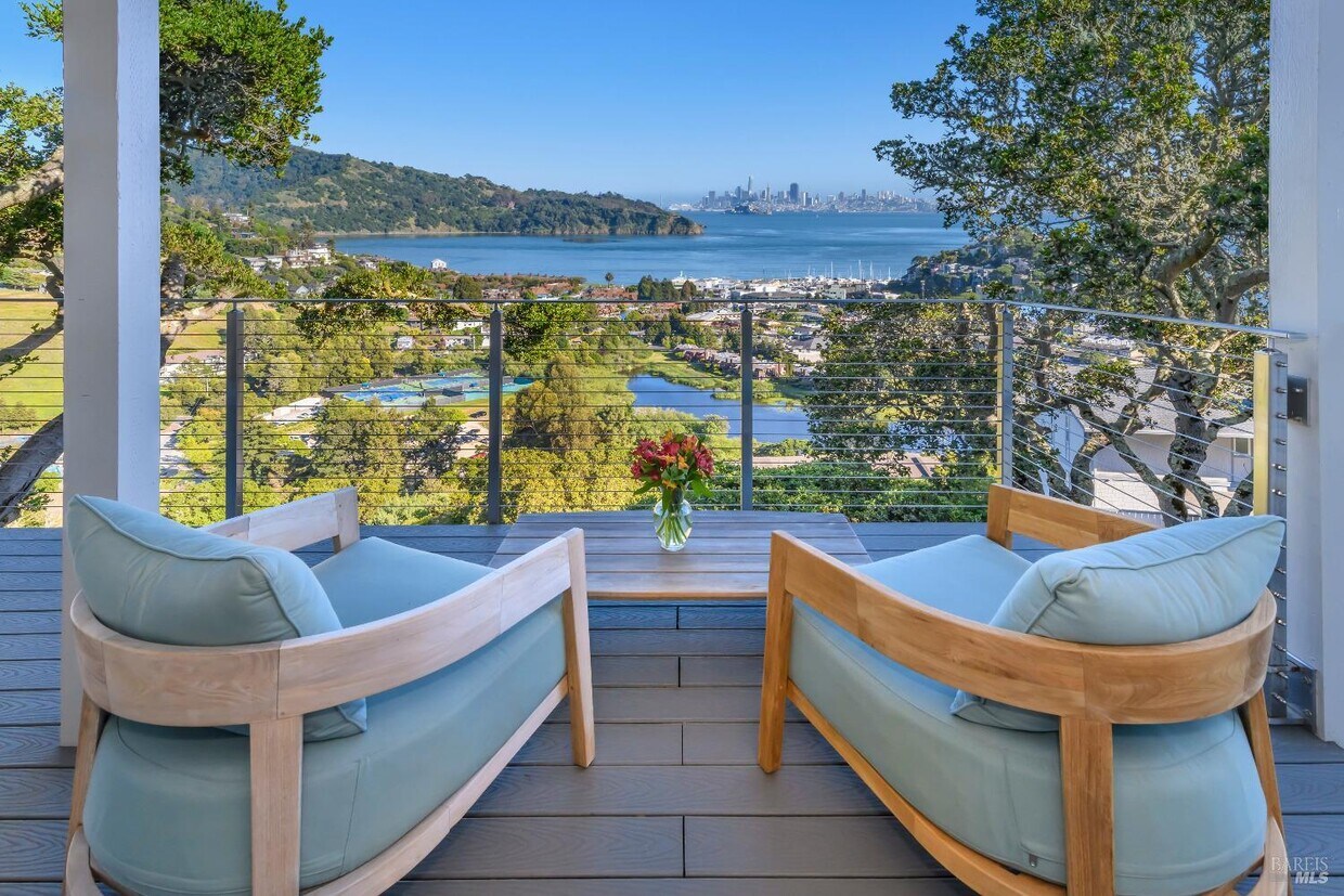 Foto principal - 25 Corinthian Ct