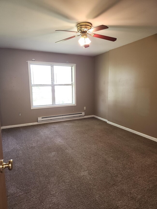Building Photo - 116 Pickwick Pl