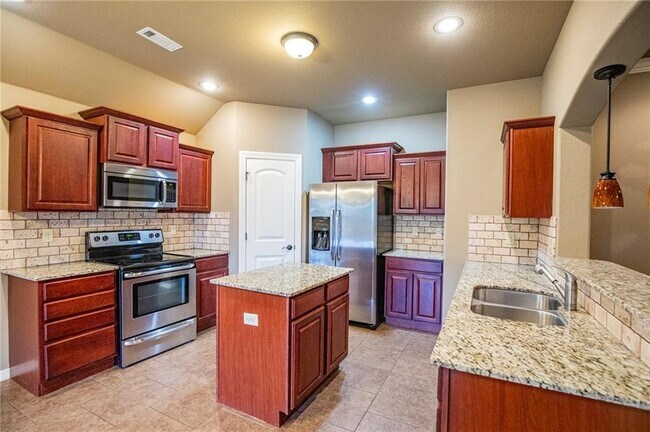 Building Photo - 6305 S 44th Pl