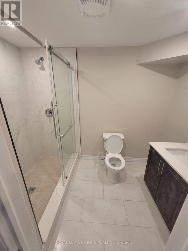 Building Photo - 2524 Bandsman Cres