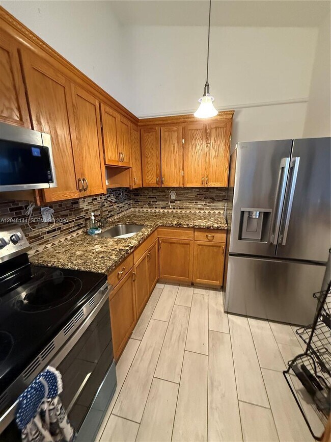 Foto del edificio - 468 NE 206th Ln
