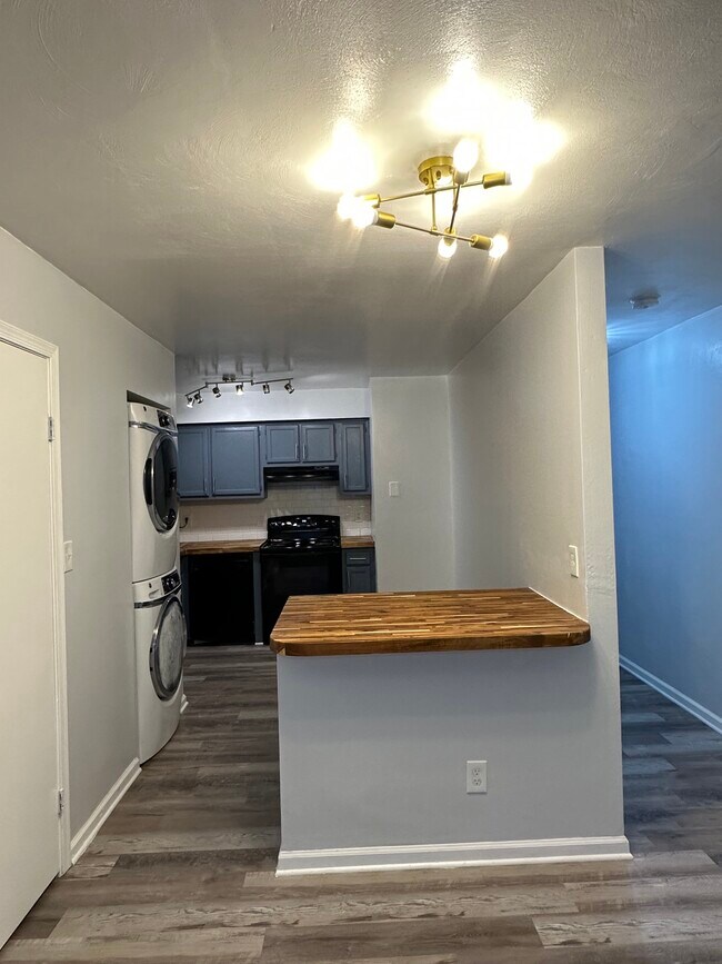 1301 Hampton Blvd Unit 203, Norfolk, VA 23517 Condo for Rent in