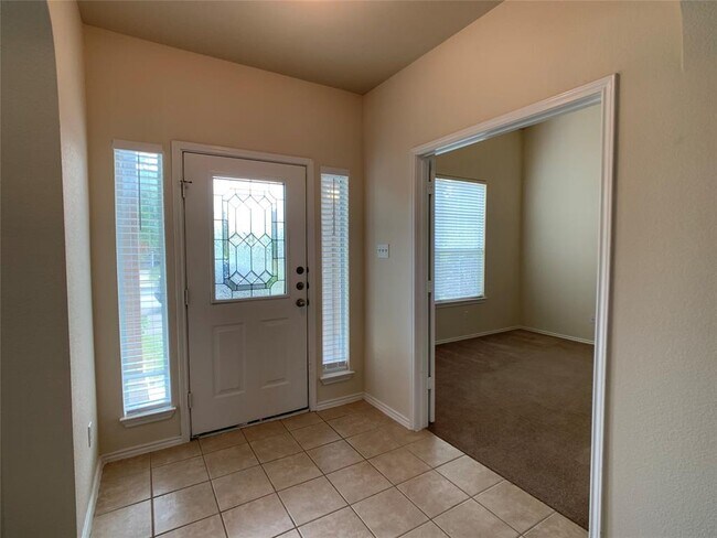 Building Photo - 104 Lava Bed Dr