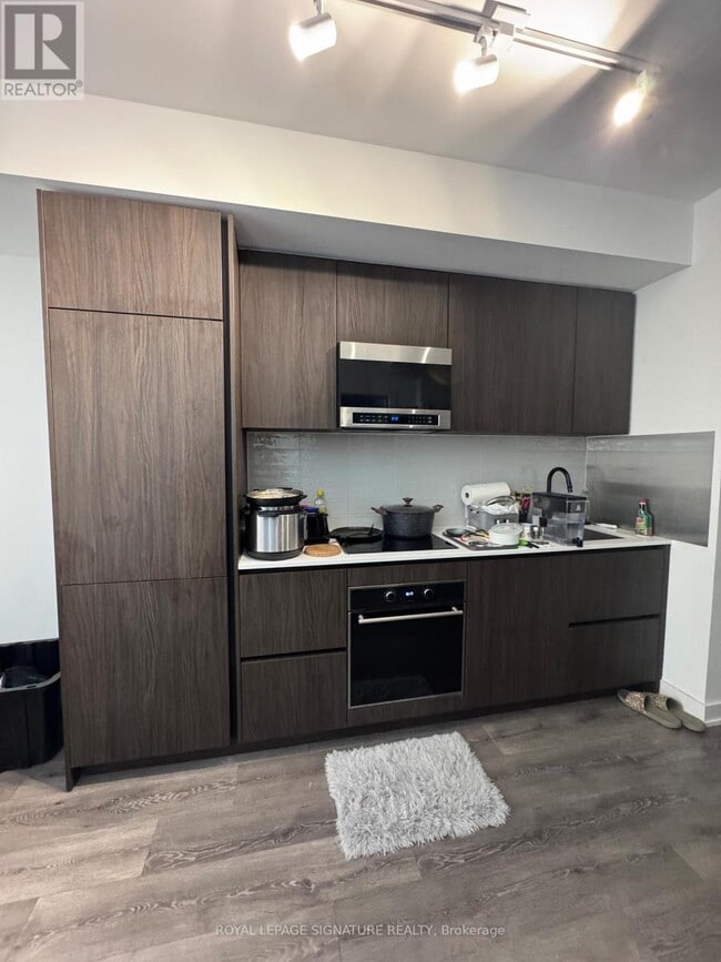 Building Photo - 127 Broadway Ave