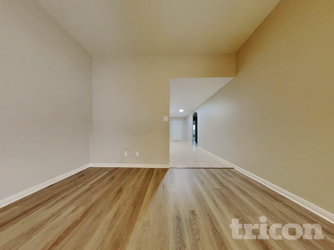 Building Photo - 120 Dodge City Ct