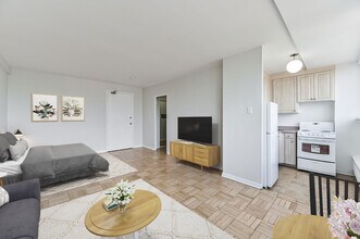 Building Photo - 224 St George St