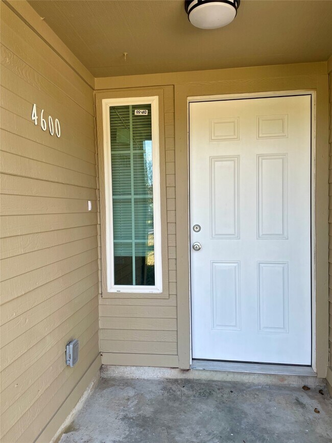 Building Photo - 4600 39th St E