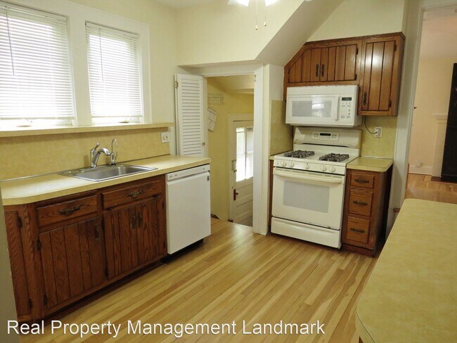 Foto del edificio - 3 br, 1.5 bath House - 183 Rider Avenue
