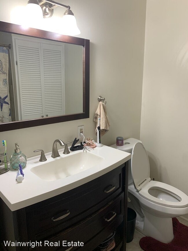 Building Photo - 2 br, 1 bath House - 3235 Page Avenue #6