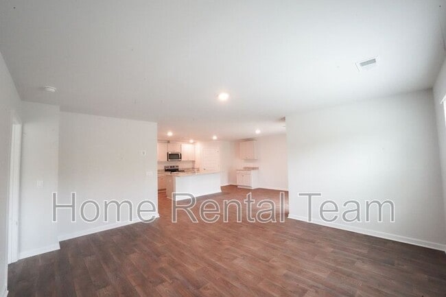 Building Photo - 112 Windrush Pnes