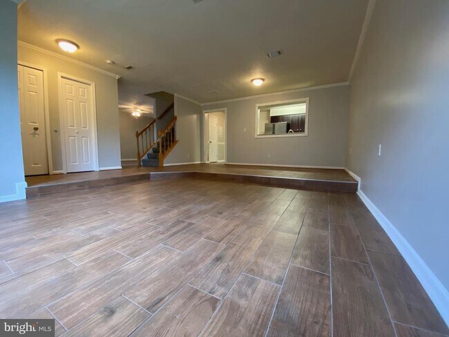 Building Photo - 12625 Kempston Ln
