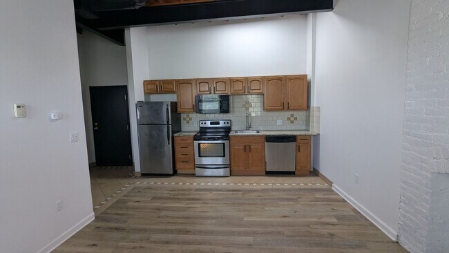 Foto del edificio - 2800 Mayfield Rd