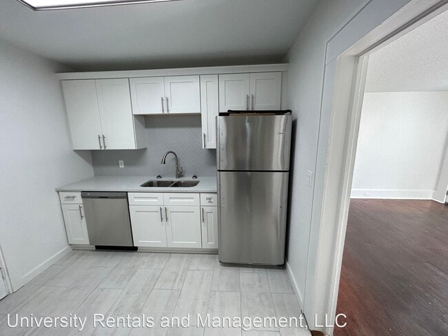Building Photo - 4 br, 2 bath House - 605 SW 9th St
