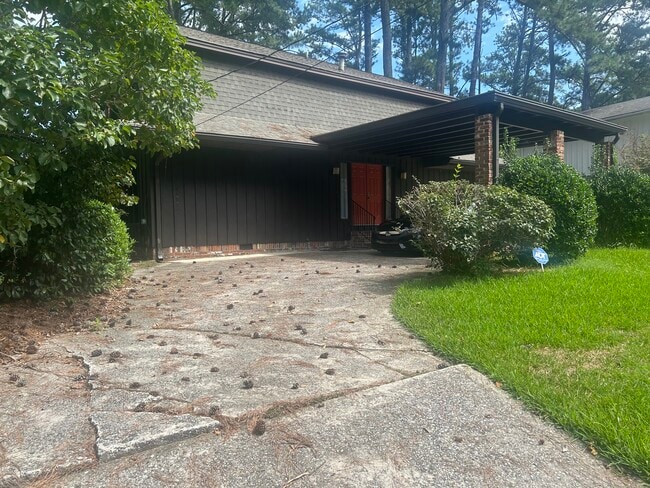 Building Photo - 3215 Redona Dr