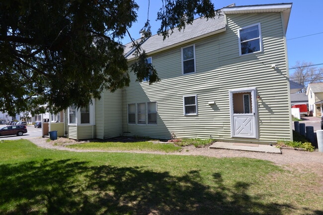 North and Washington, LLC - North and Washington, LLC Apartment
