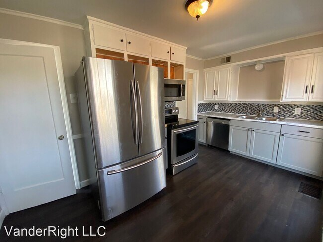 Building Photo - 3 br, 1 bath House - 820 S Glendale Ave