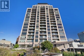 Building Photo - 90 George St