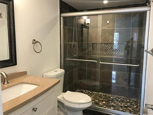 Foto del edificio - 472 N Laurel Dr